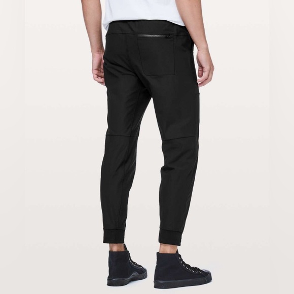 Lululemon ABC Jogger *Shorter 28" in Black - Picture 2 of 9